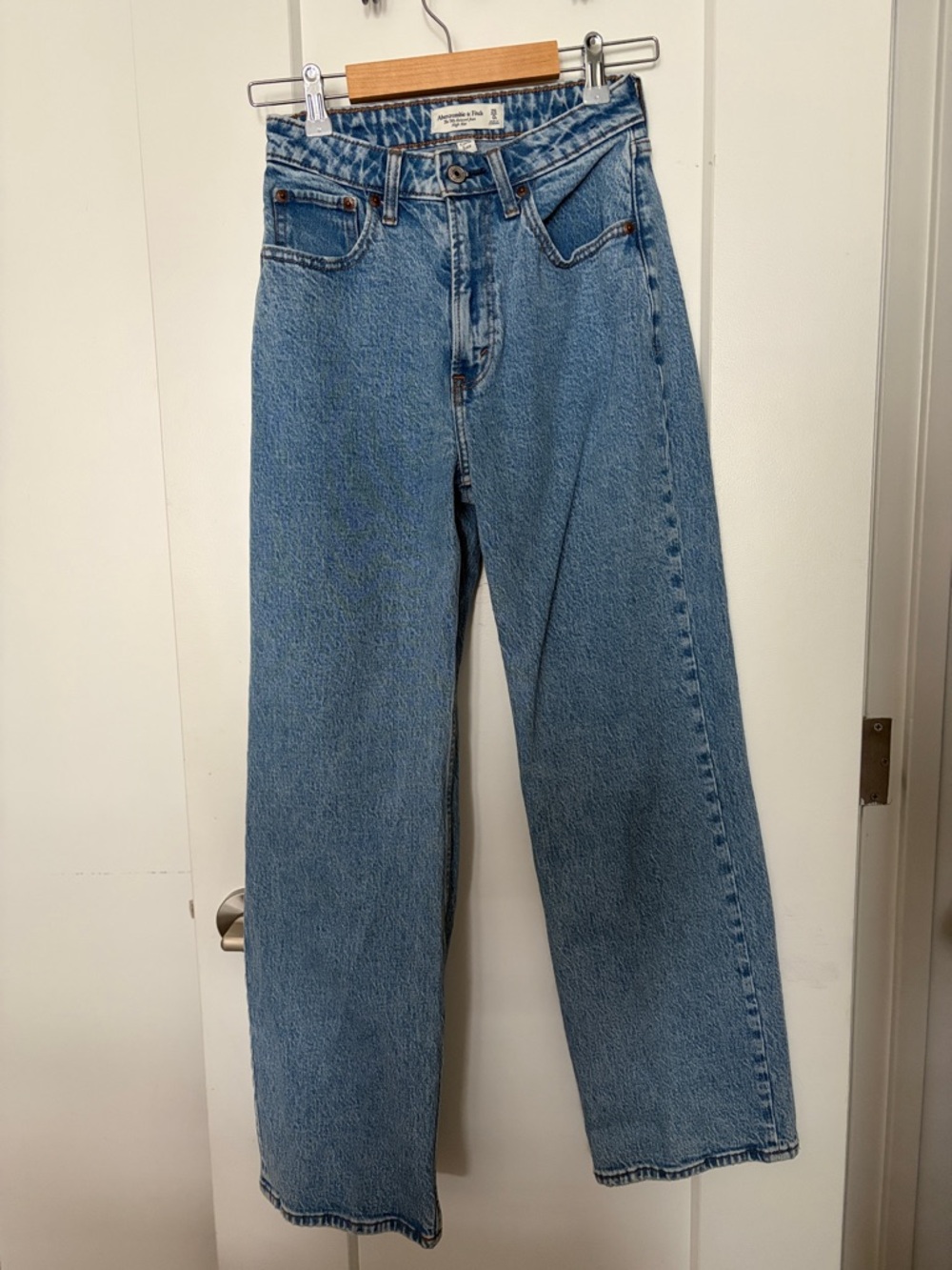 Abercrombie & Fitch Light Blue High-Rise Relaxed Jeans